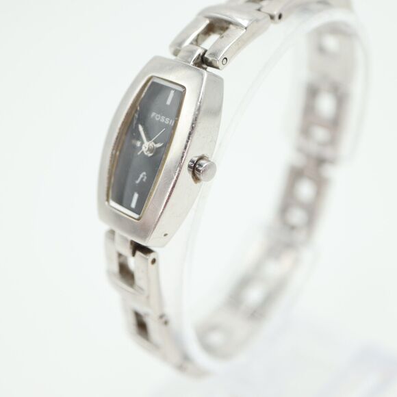 Fossil F2 Ladies Watch Silver Tone 16mm Black Dial Bracelet ES-9751 New Battery - Picture 10 of 15